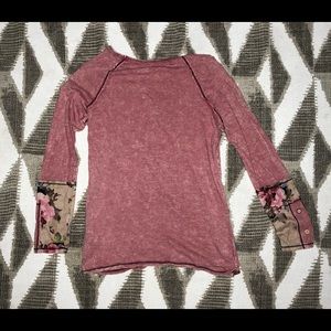 Soft Surroundings Scoop Neck Floral Cuff Tee USA